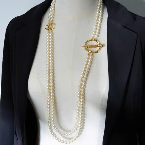 CHANEL Jewelry - CHANE Long Necklace in Pearl White Authentic